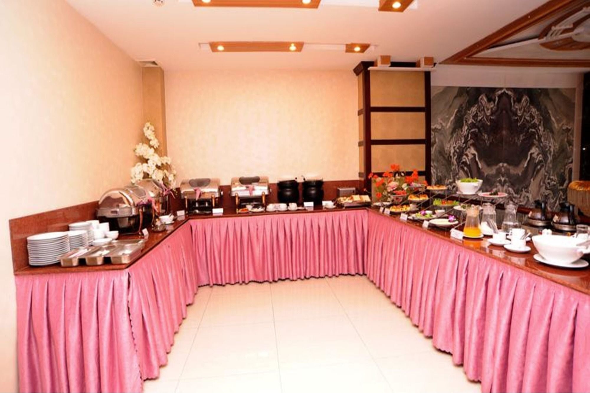 Adora Hotel Thành Pho Ho Chí Minh Esterno foto